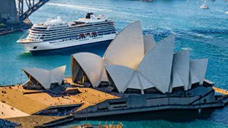 Cruise ship and Sydney Opera House.